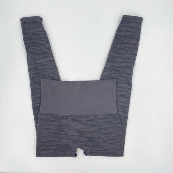 Assets by Sara Blakely Athletic Leggings Gray Camo High Rise Active Pant Size XL - Picture 3 of 7